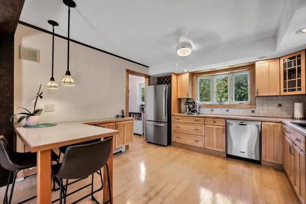 $595,000 | 21 Long Meadow Road, Bethlehem, CT 06751