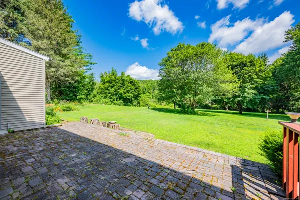 $595,000 | 21 Long Meadow Road, Bethlehem, CT 06751