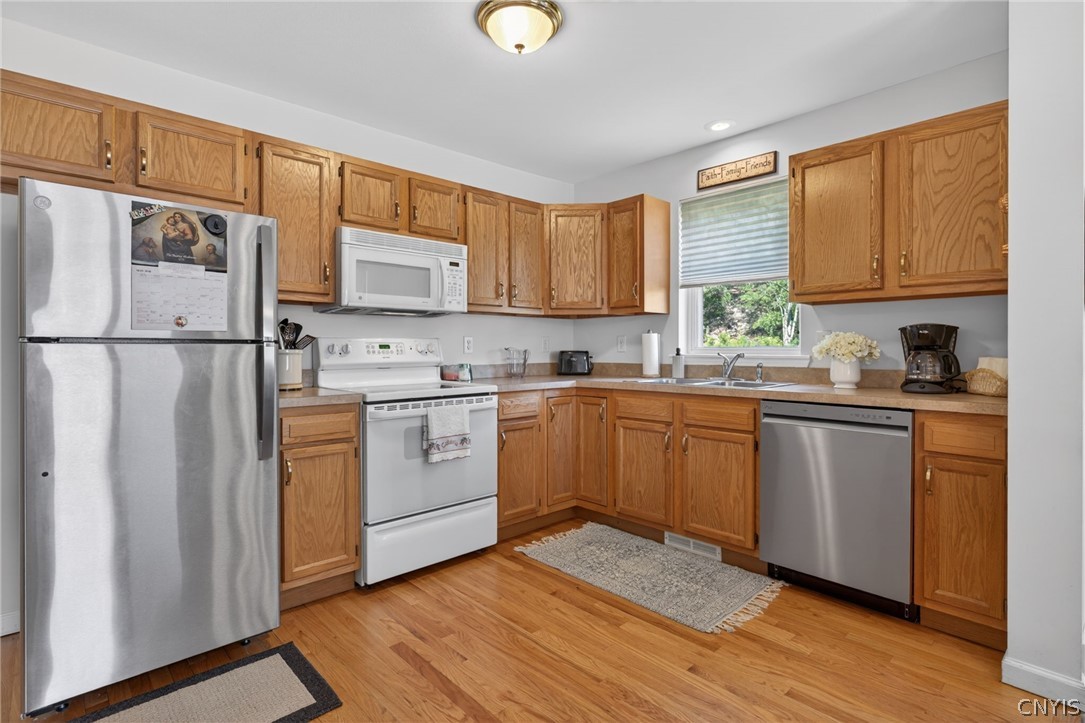183 Timber Wolf Circle Geddes, NY 13209 - Photo 6 of 38