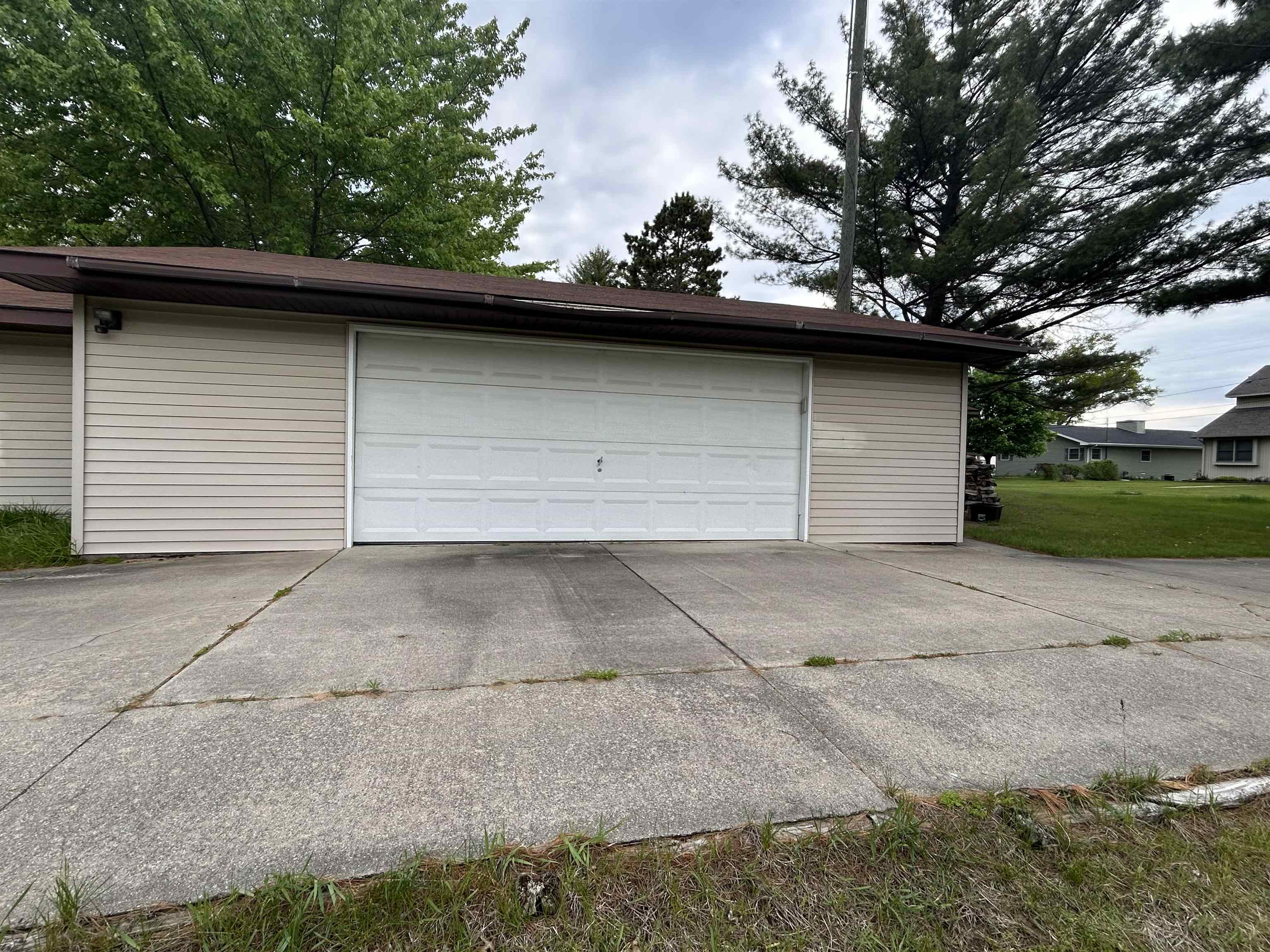 1750 West Pratt Lake Road Gladwin, MI 48624 - Photo 19 of 21