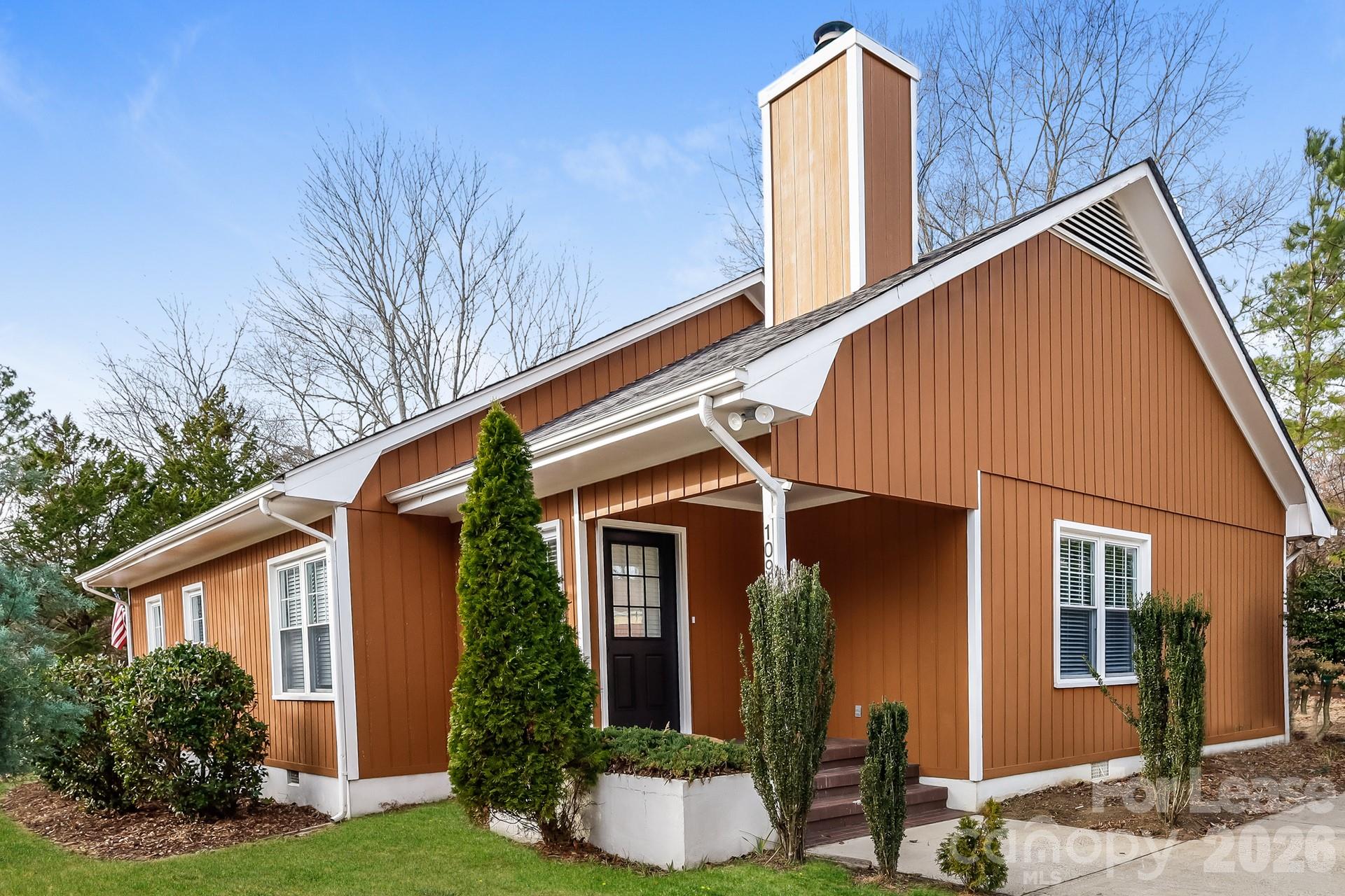 10900 Flat Iron Road Charlotte, NC 28226 - Photo 2 of 16