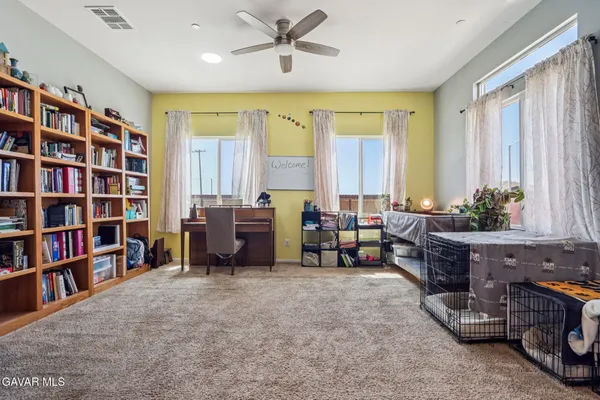 $499,999 | 2016 Via Vida Feliz Avenue, Rosamond, CA 93560