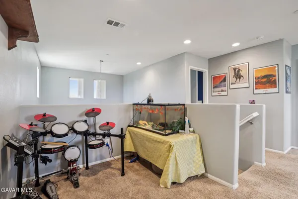$499,999 | 2016 Via Vida Feliz Avenue, Rosamond, CA 93560