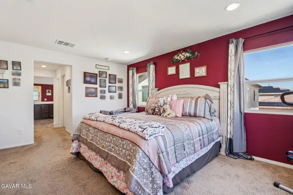 $499,999 | 2016 Via Vida Feliz Avenue, Rosamond, CA 93560