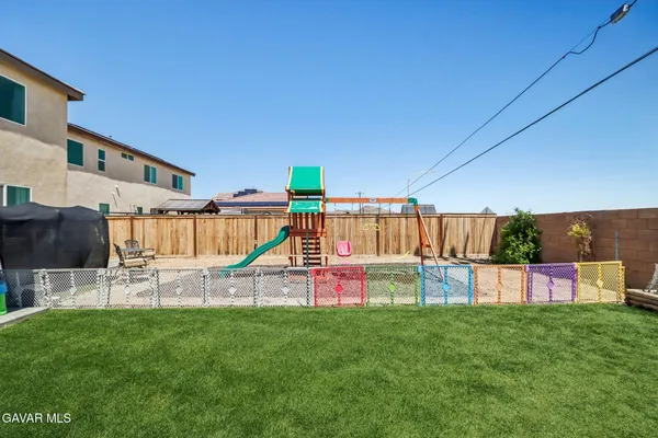 $499,999 | 2016 Via Vida Feliz Avenue, Rosamond, CA 93560