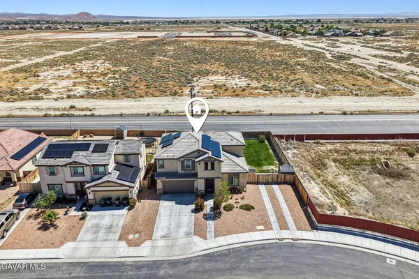 $499,999 | 2016 Via Vida Feliz Avenue, Rosamond, CA 93560