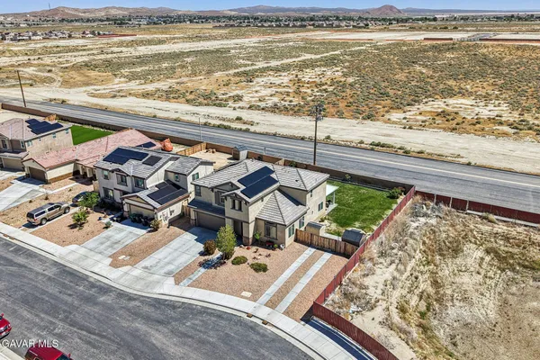 $499,999 | 2016 Via Vida Feliz Avenue, Rosamond, CA 93560