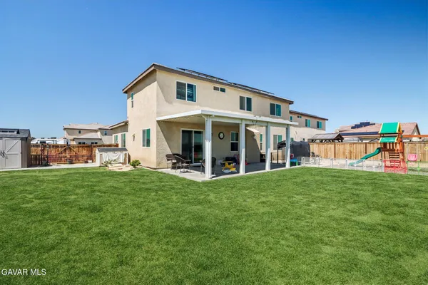 $499,999 | 2016 Via Vida Feliz Avenue, Rosamond, CA 93560