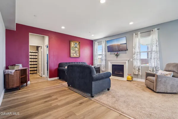 $499,999 | 2016 Via Vida Feliz Avenue, Rosamond, CA 93560