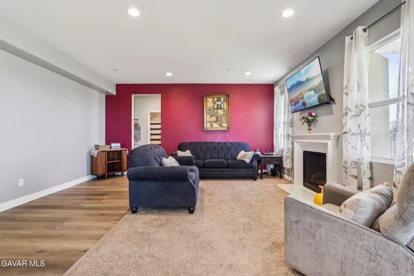 $499,999 | 2016 Via Vida Feliz Avenue, Rosamond, CA 93560