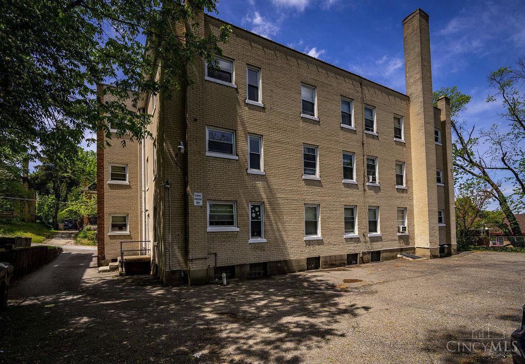 1226 Rutledge Avenue Cincinnati, OH 45205 - Photo 4 of 40