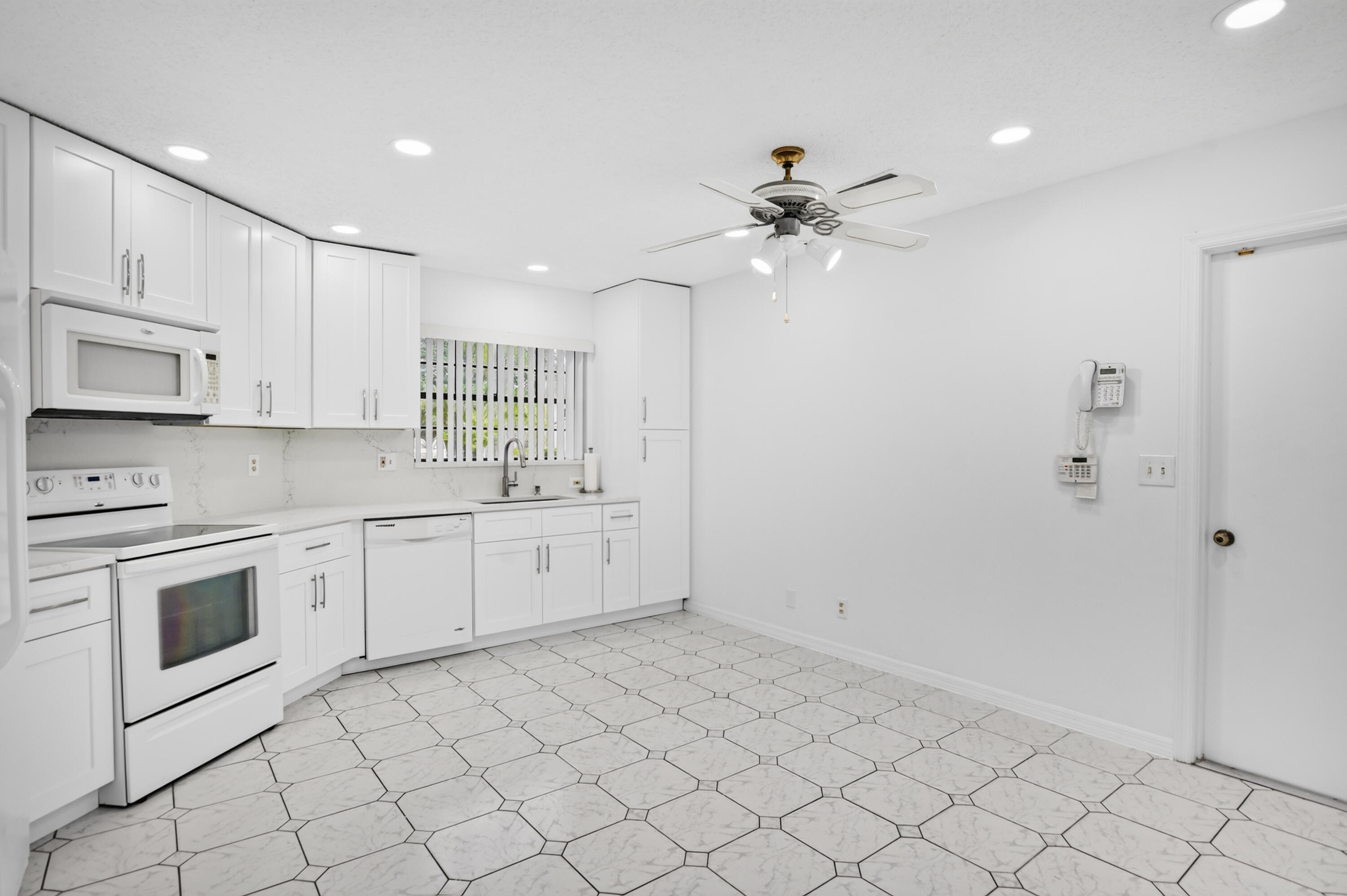 10523 Ladypalm Lane, Unit B Boca Raton, FL 33498 - Photo 18 of 58 19-print-DSC_6630