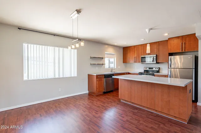 $1,995 | 1630 East Georgia Avenue, Unit 204, Phoenix, AZ 85016