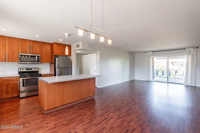 $1,995 | 1630 East Georgia Avenue, Unit 204, Phoenix, AZ 85016