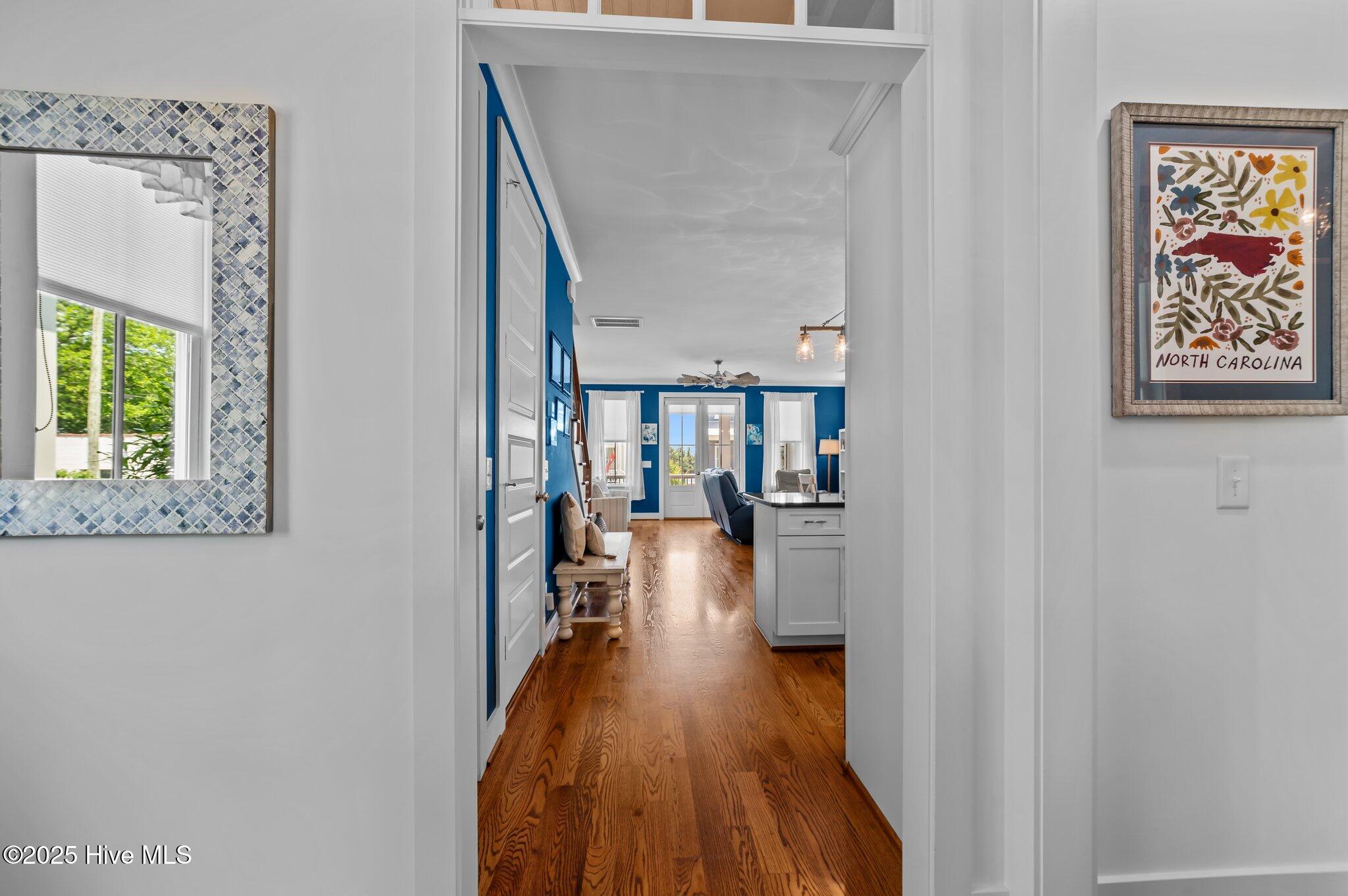 233 East Water Street Washington, NC 27889 - Photo 13 of 47 Entry foyer