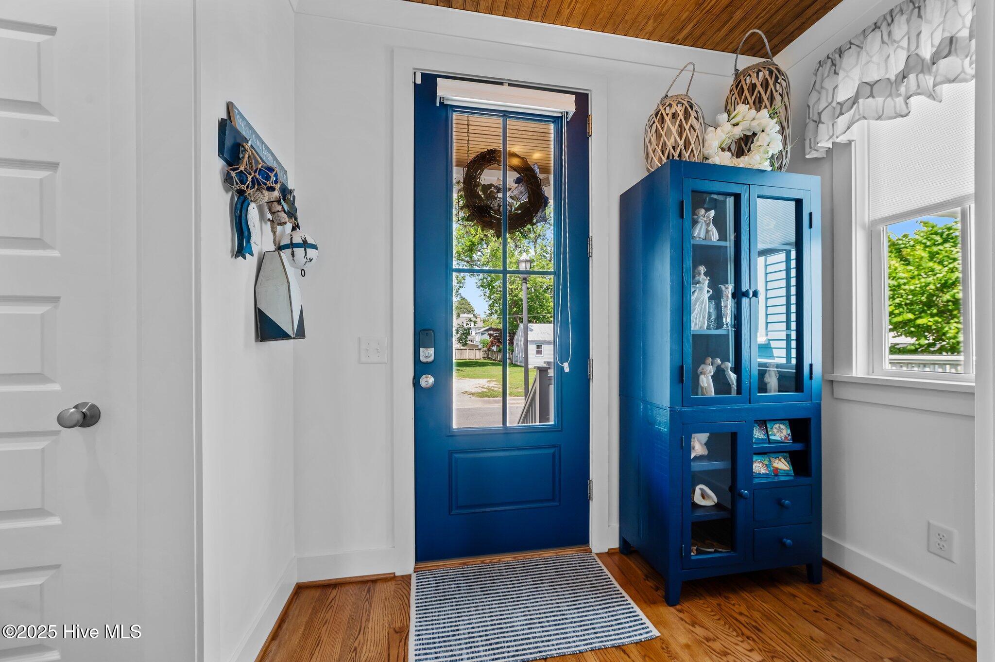 233 East Water Street Washington, NC 27889 - Photo 14 of 47 Entry