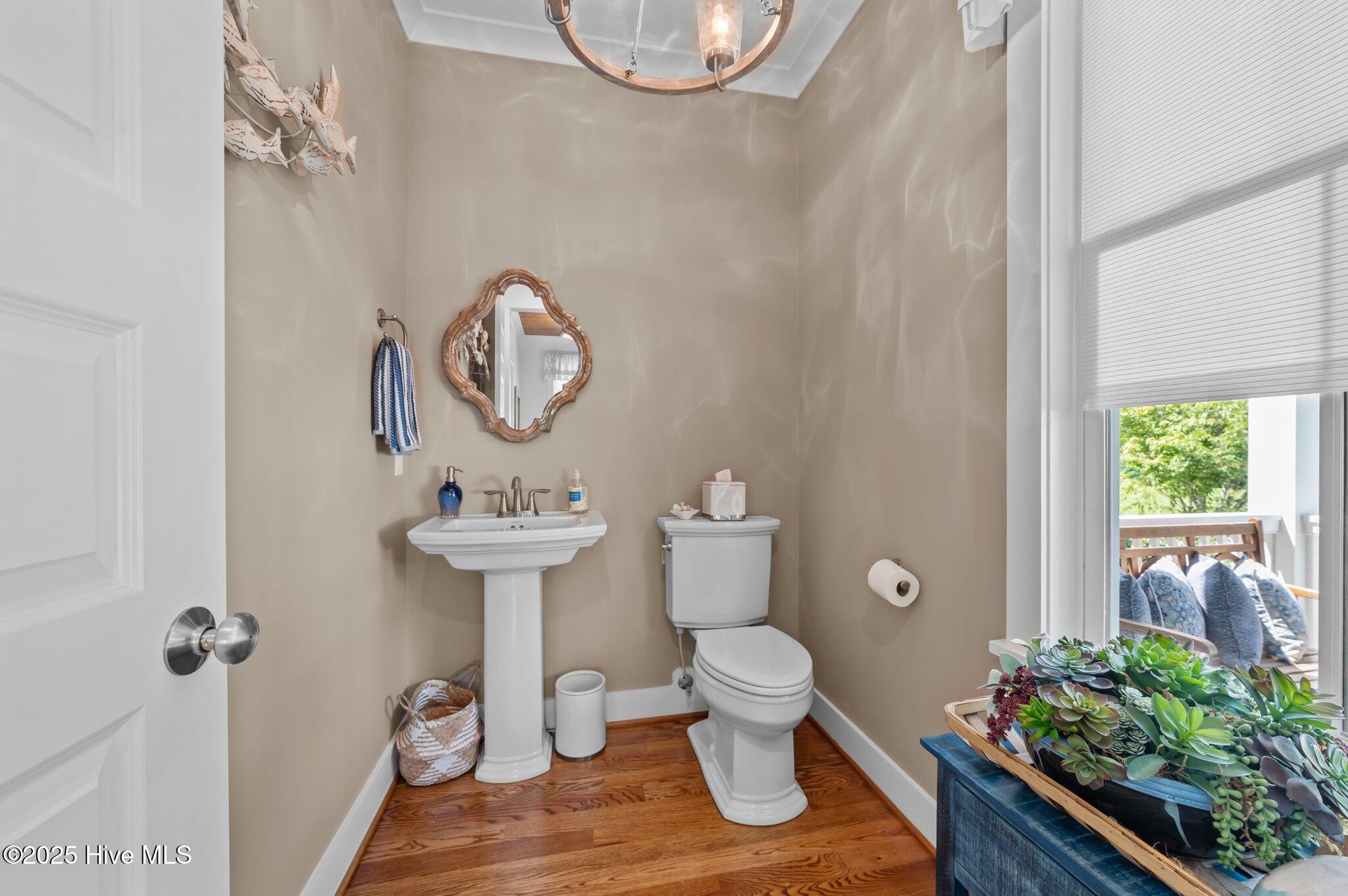 233 East Water Street Washington, NC 27889 - Photo 15 of 47 Powder room