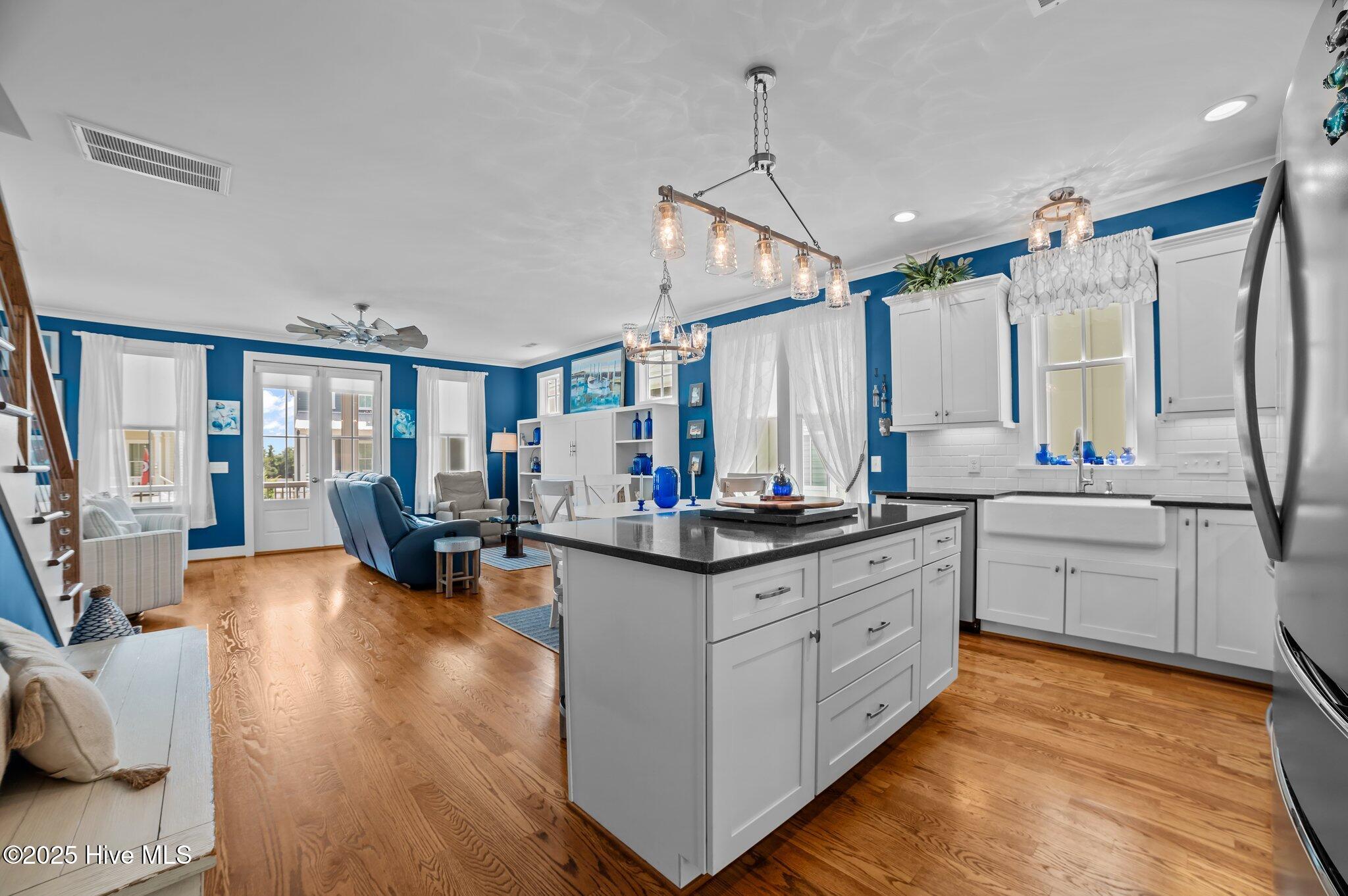 233 East Water Street Washington, NC 27889 - Photo 16 of 47 Open plan