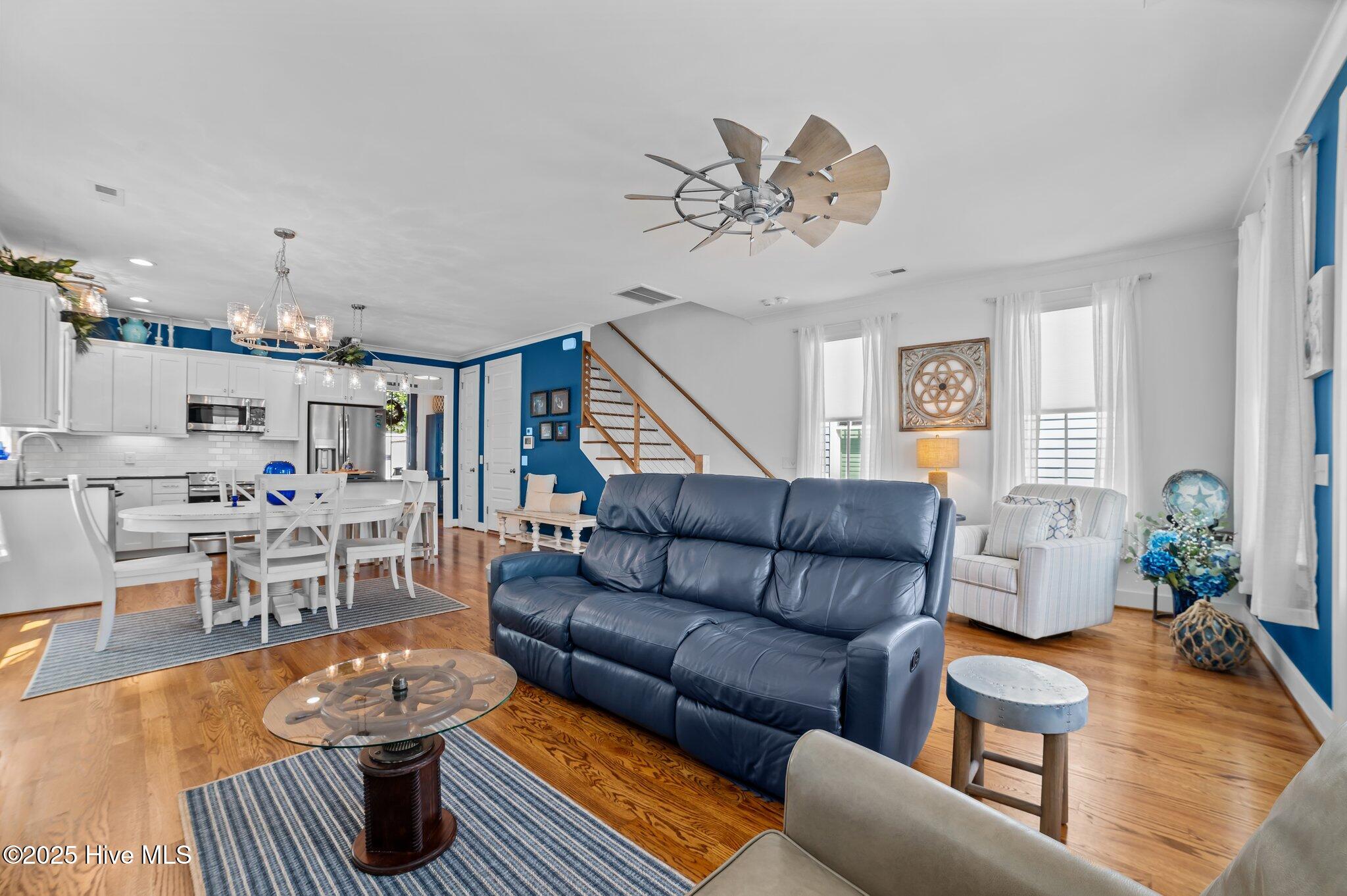 233 East Water Street Washington, NC 27889 - Photo 24 of 47 Spacious family room