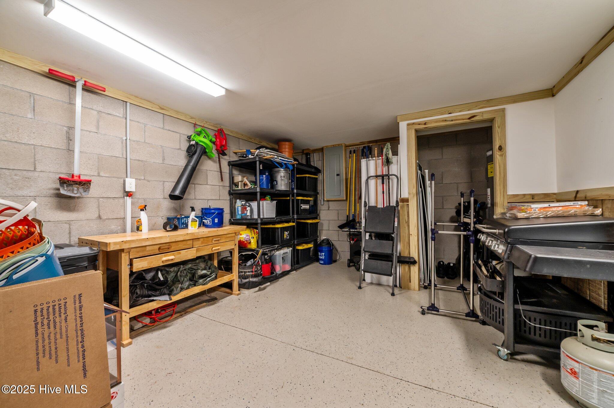 233 East Water Street Washington, NC 27889 - Photo 47 of 47 Amazing workshop