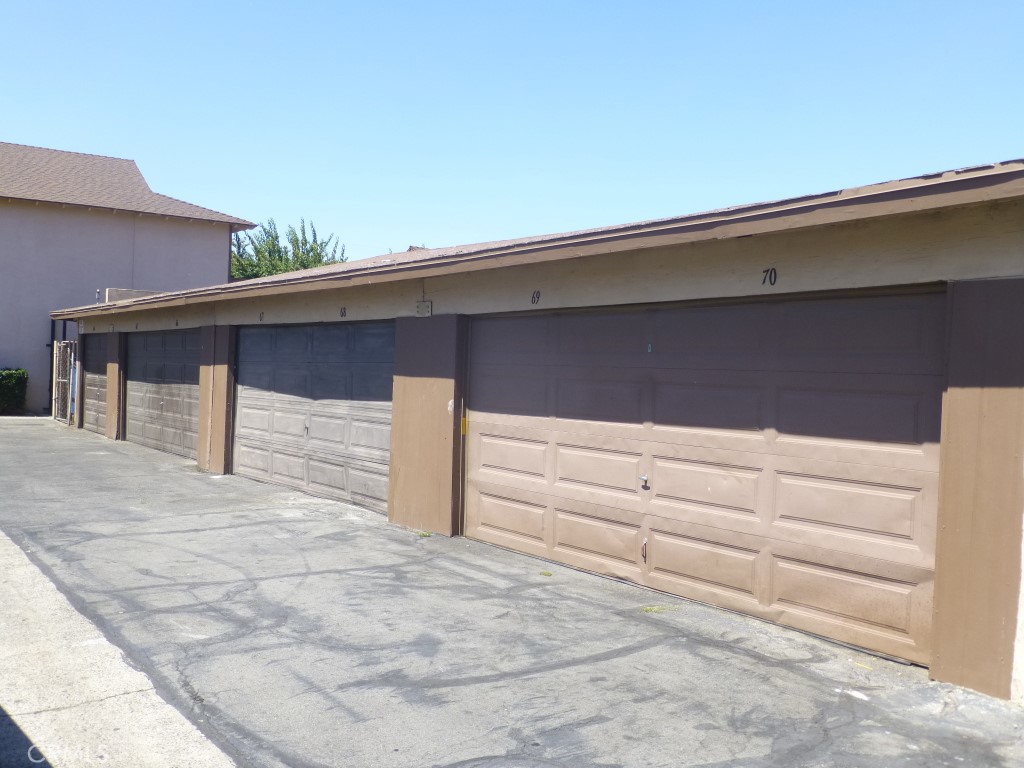 2115 Broden Street Anaheim, CA 92802 - Photo 5 of 23 a backyard of a house