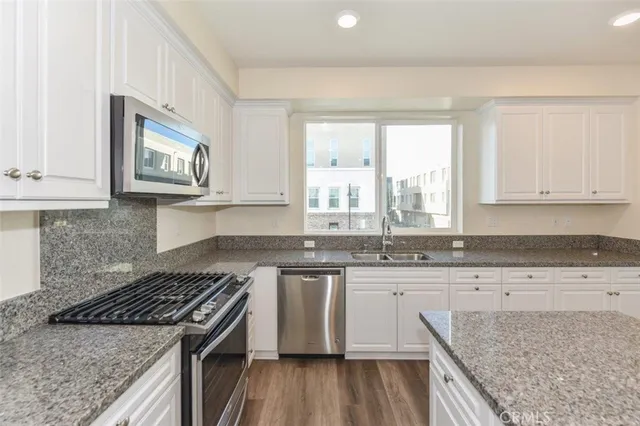 $4,500 | 106 Unity, Irvine, CA 92614