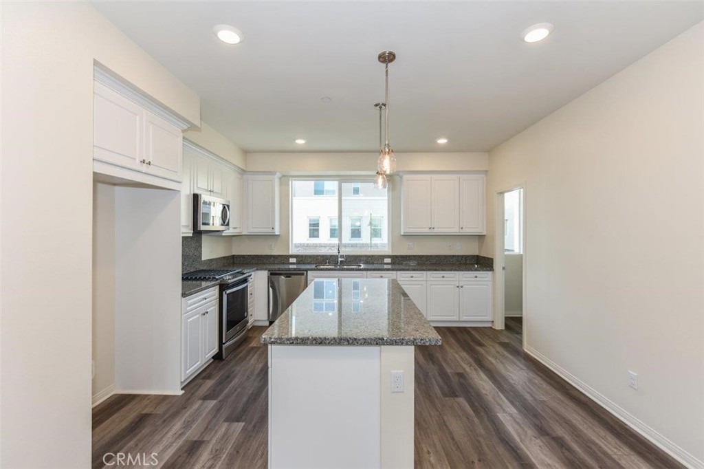 106 Unity Irvine, CA 92614 - Photo 7 of 32