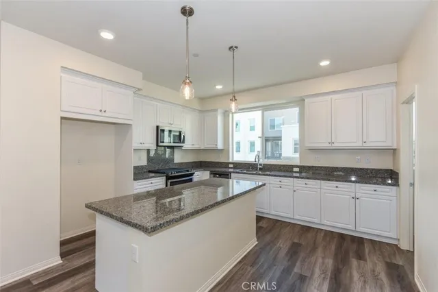 $4,500 | 106 Unity, Irvine, CA 92614