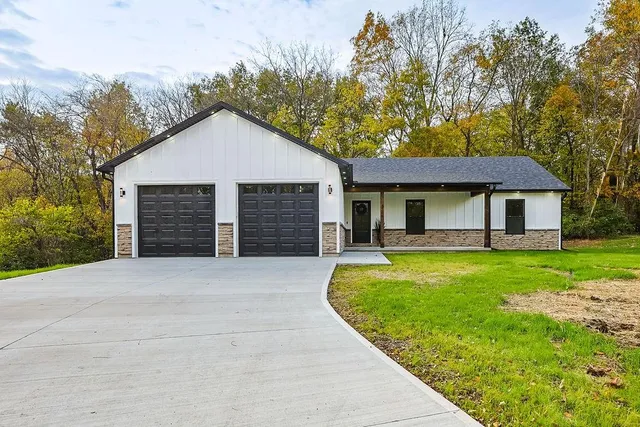 $485,000 | 4716 Northeast Amazonia Road, St. Joseph, MO 64505
