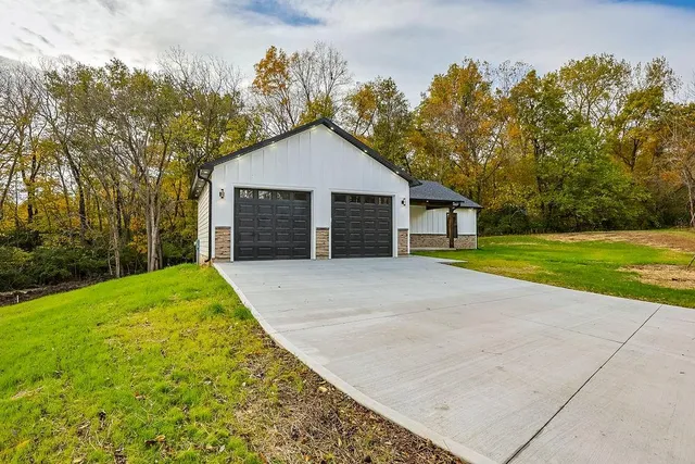 $485,000 | 4716 Northeast Amazonia Road, St. Joseph, MO 64505