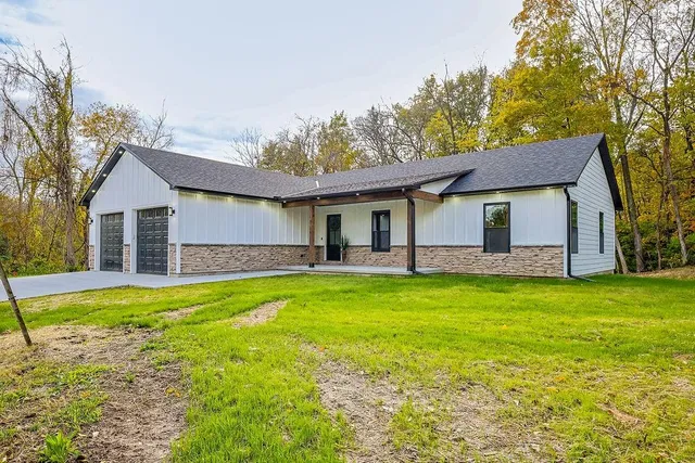 $485,000 | 4716 Northeast Amazonia Road, St. Joseph, MO 64505