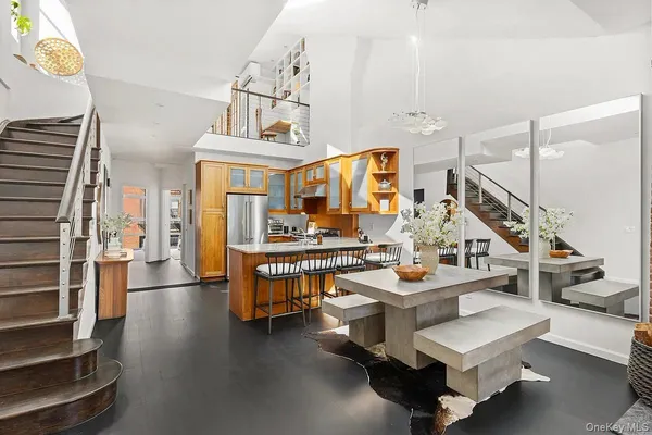 $2,200,000 | 333 East 84th Street, Unit PH | Upper East Side