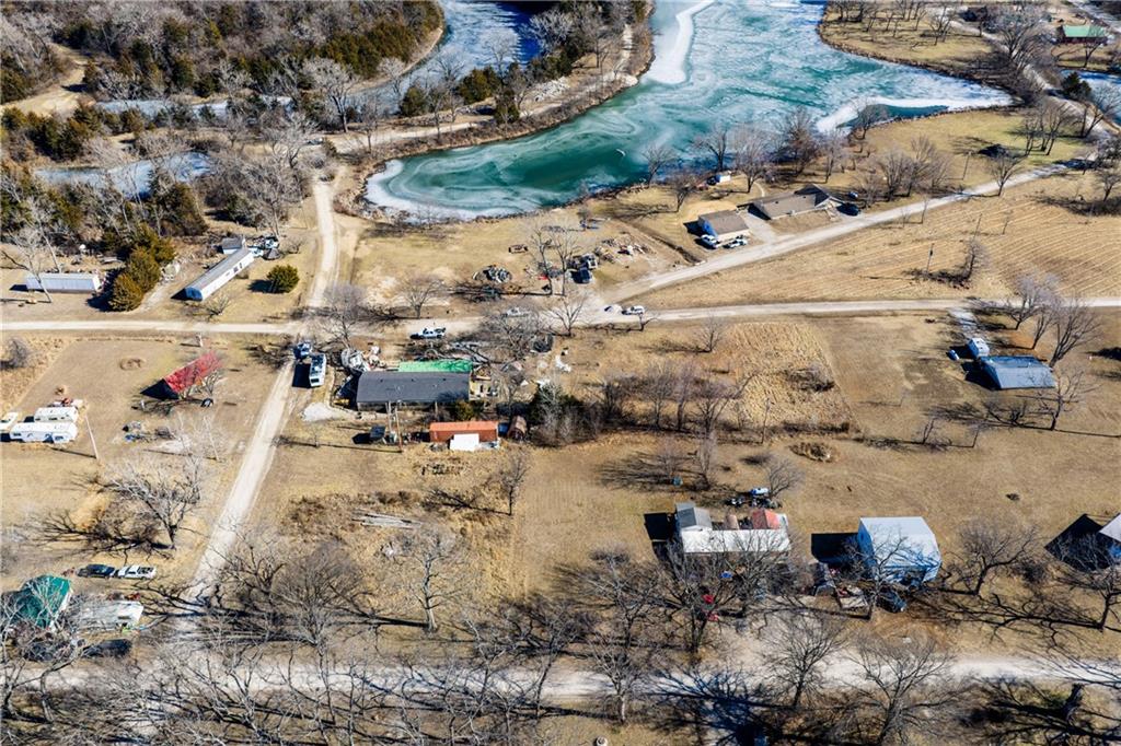 38 North Lakeview Drive Pleasanton, KS 66075 - Photo 2 of 2