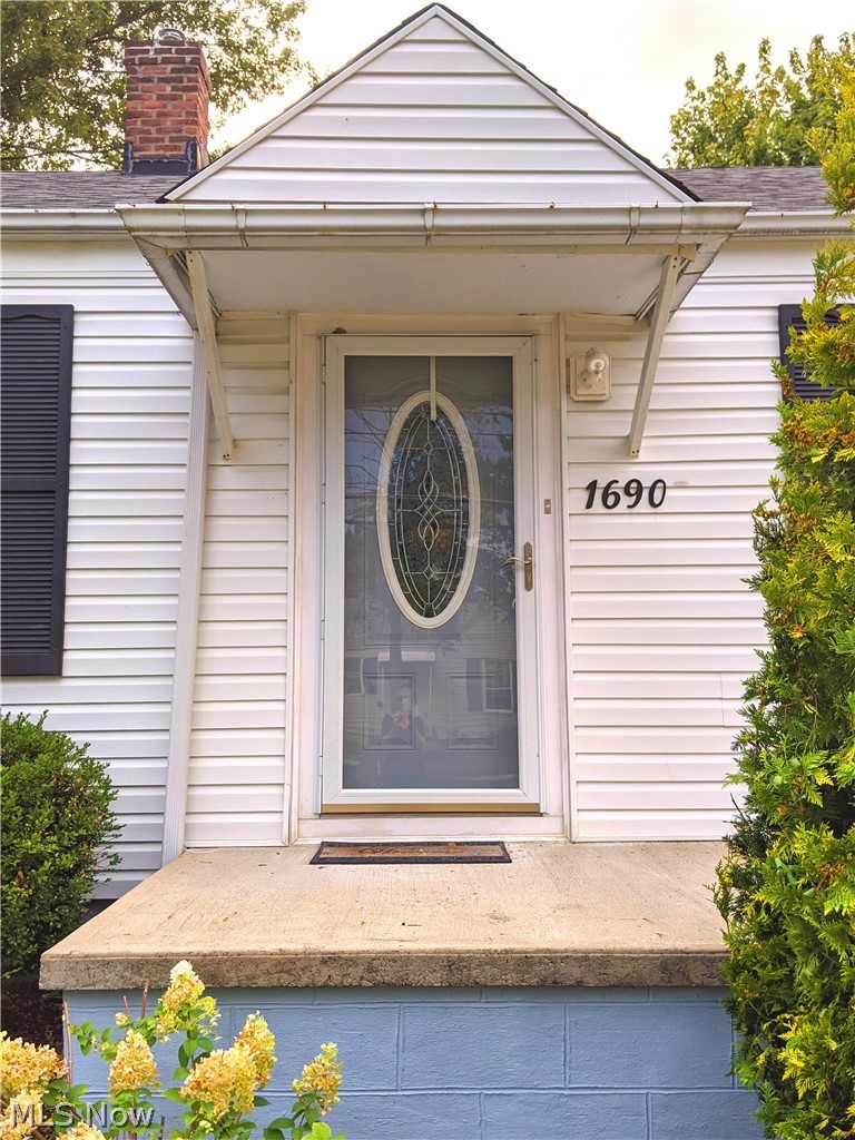1690 Mapledale Road Wickliffe, OH 44092 - Photo 3 of 35 Gallery Image 3