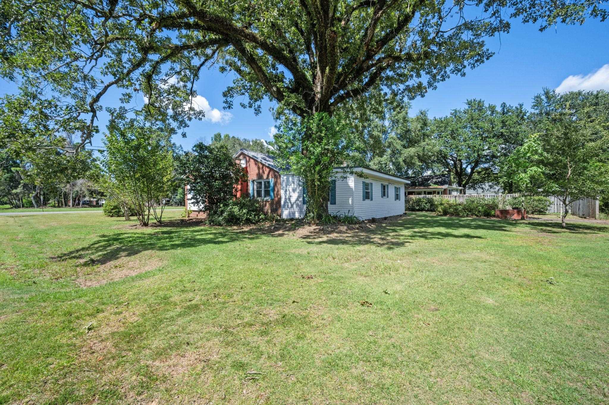411 West 6th Street Bay Minette, AL 36507 - Photo 6 of 28 Yard