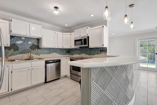 $2,650 | 1225 16th Avenue North, Lake Worth Beach, FL 33460