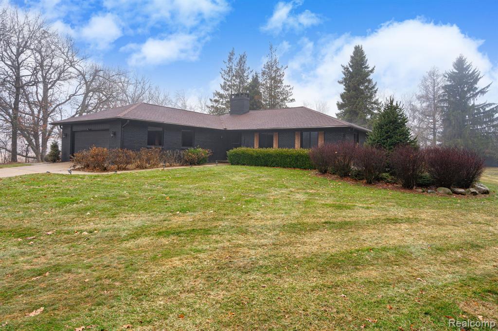 6803 Napoleon Road Jackson, MI 49201 - Photo 1 of 59