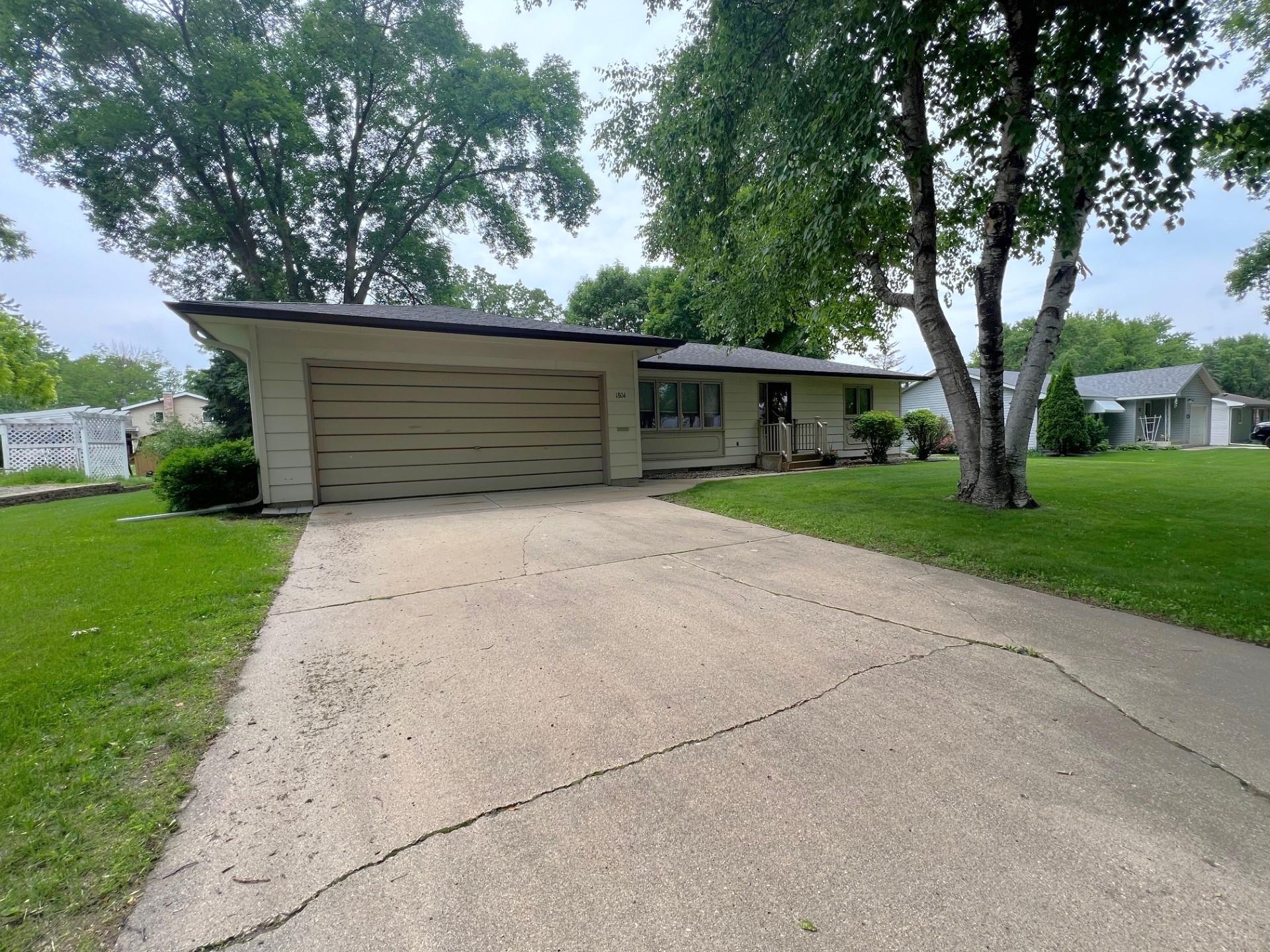 1804 7th Street Southwest Willmar, MN 56201 - Photo 2 of 26