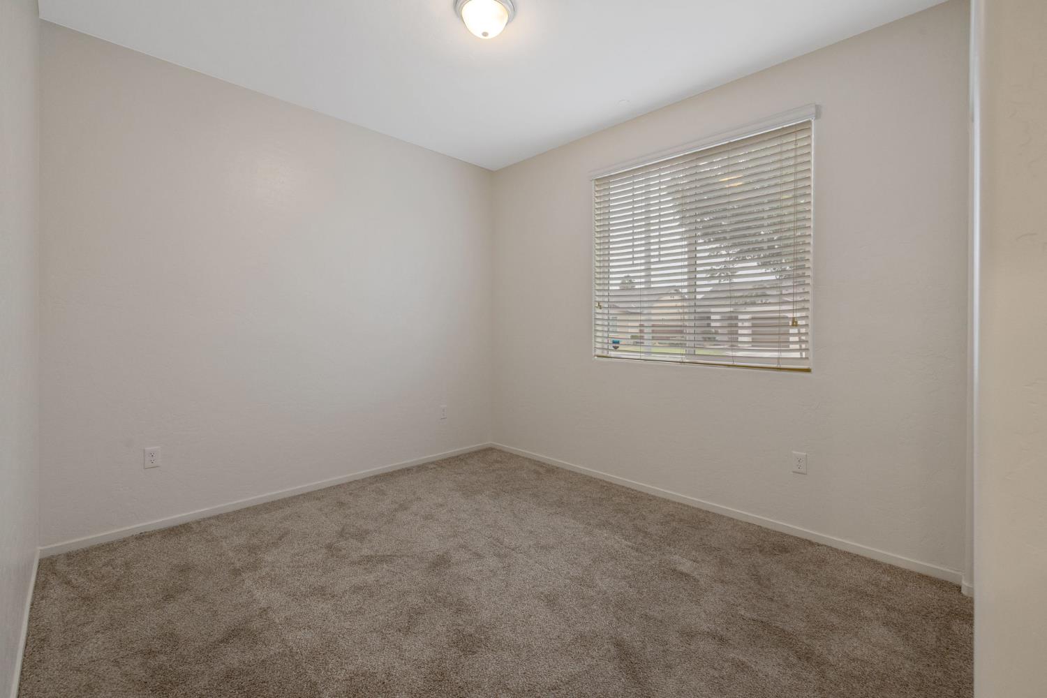 1595 Springcrest Street Hanford, CA 93230 - Photo 15 of 46