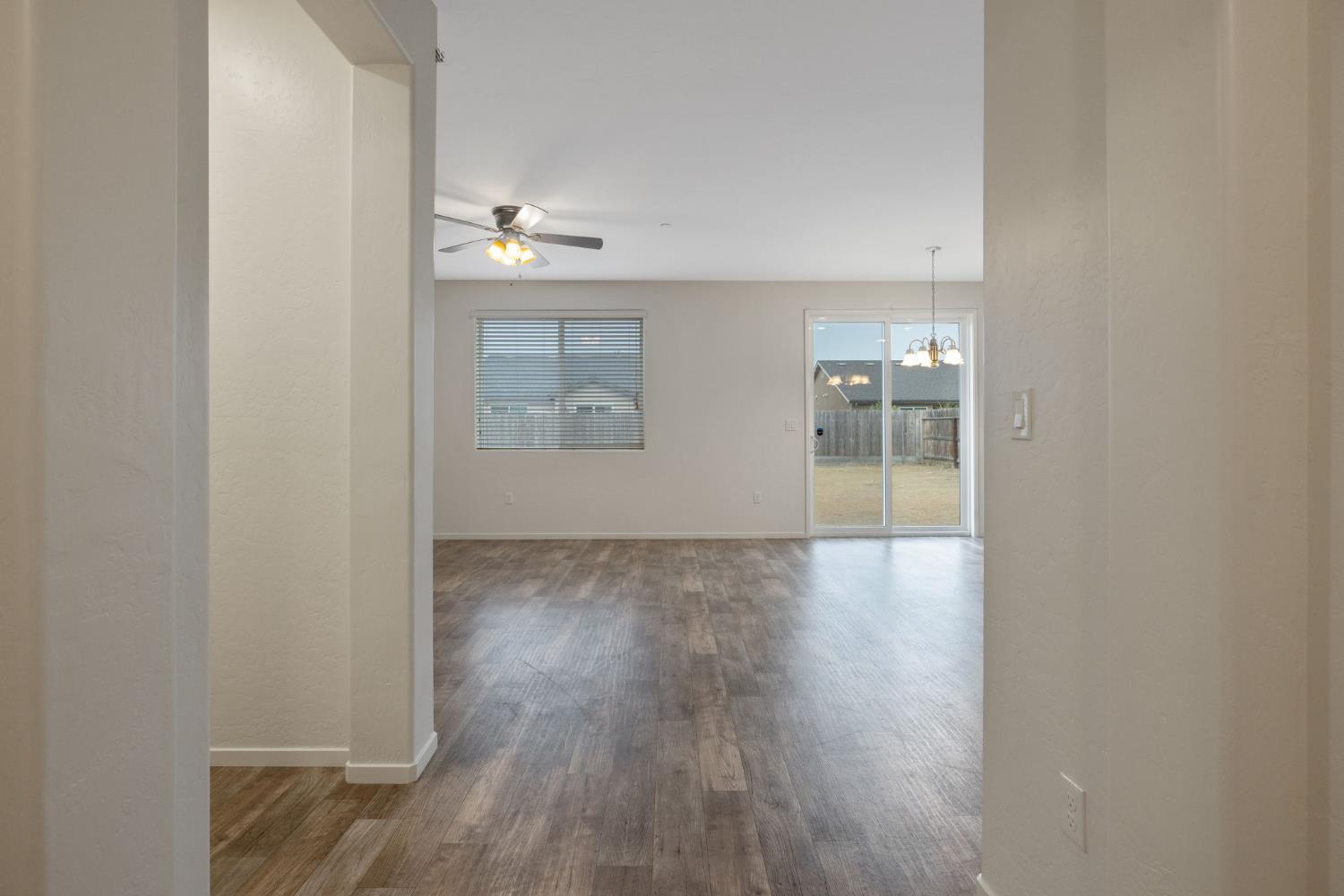 1595 Springcrest Street Hanford, CA 93230 - Photo 16 of 46