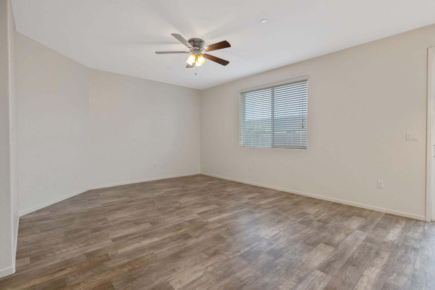 1595 Springcrest Street Hanford, CA 93230 - Photo 17 of 46