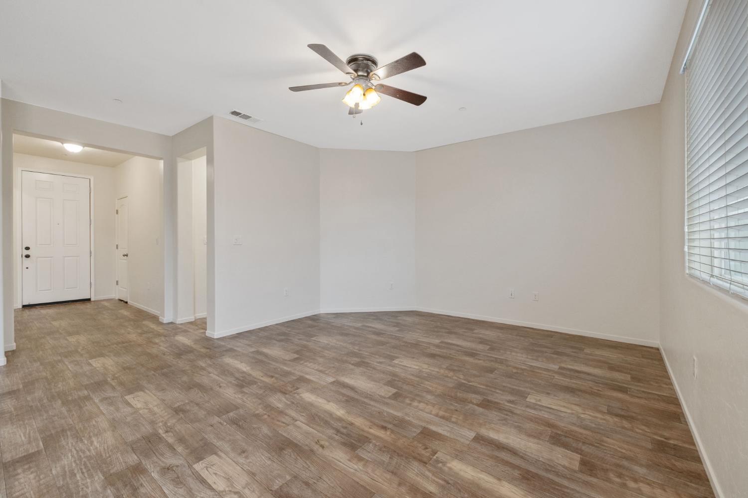 1595 Springcrest Street Hanford, CA 93230 - Photo 19 of 46