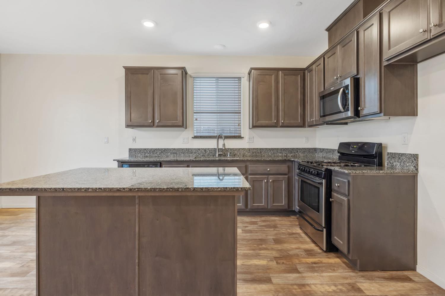 1595 Springcrest Street Hanford, CA 93230 - Photo 24 of 46