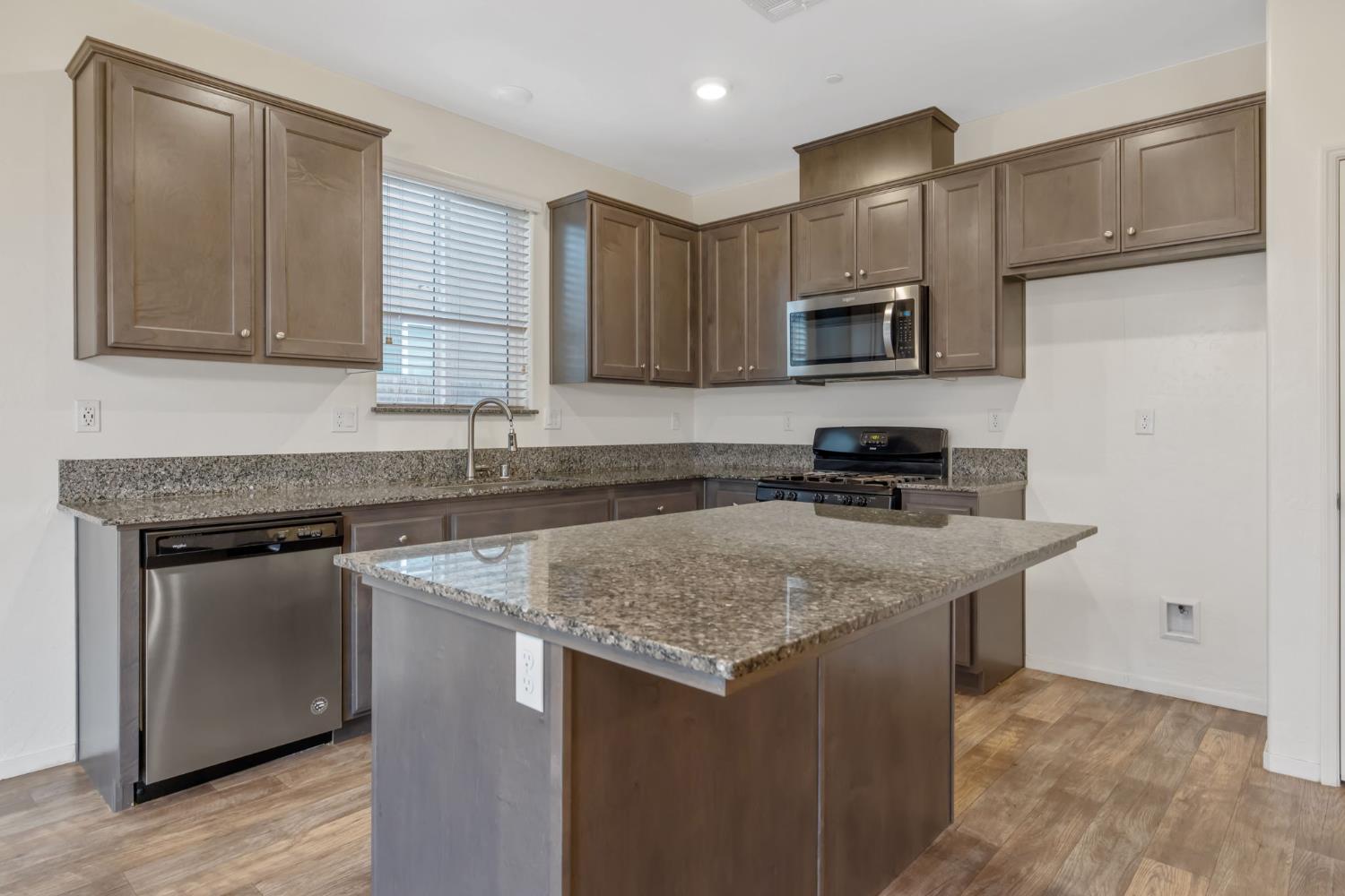 1595 Springcrest Street Hanford, CA 93230 - Photo 25 of 46