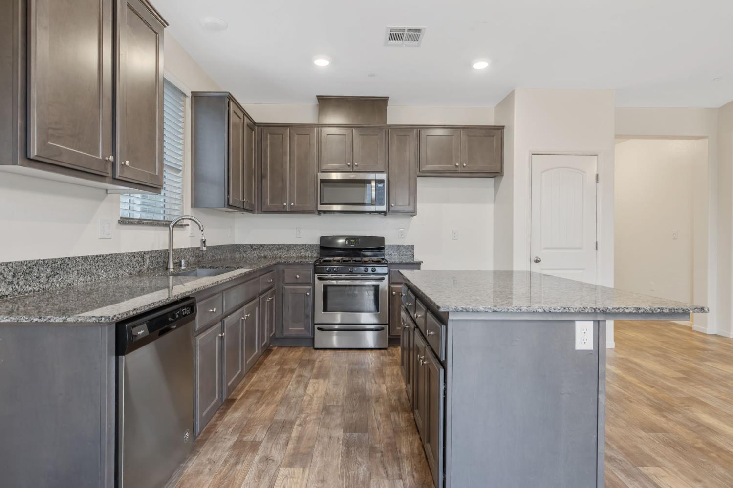 1595 Springcrest Street Hanford, CA 93230 - Photo 30 of 46