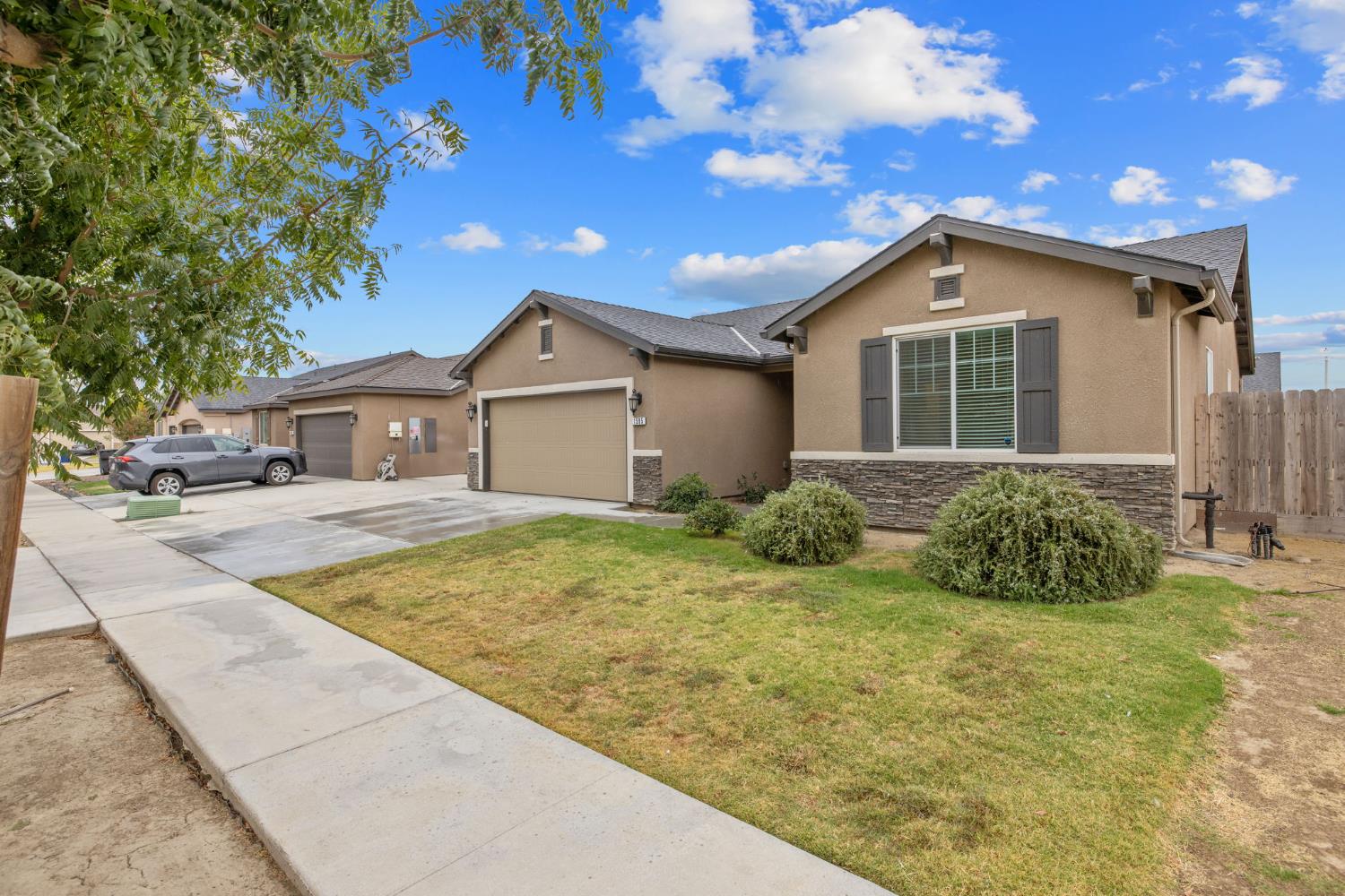 1595 Springcrest Street Hanford, CA 93230 - Photo 3 of 46