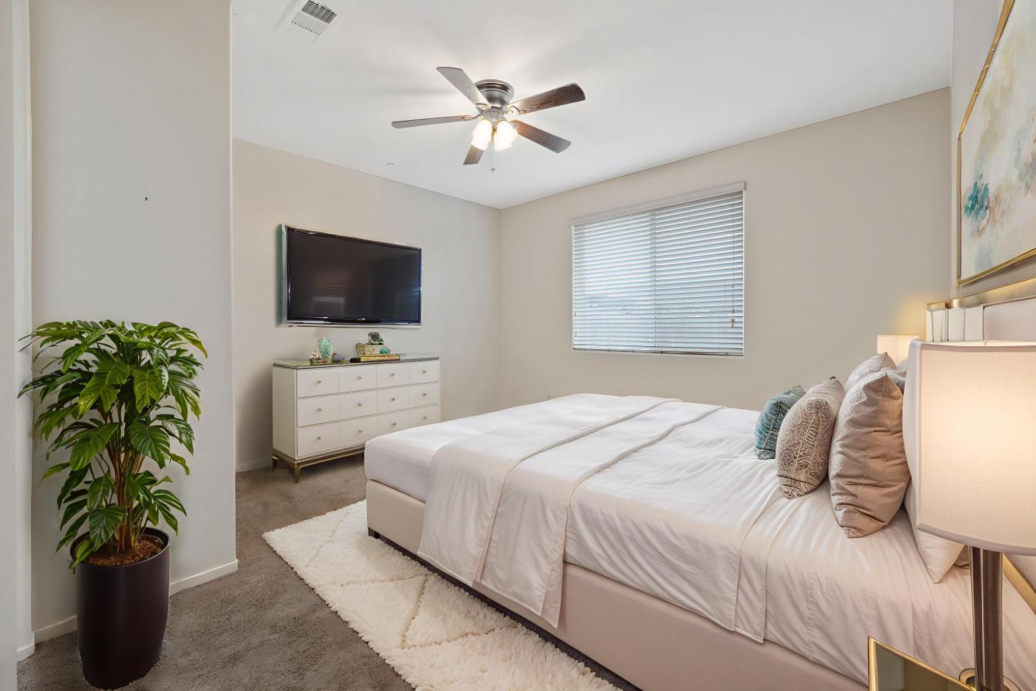 1595 Springcrest Street Hanford, CA 93230 - Photo 34 of 46