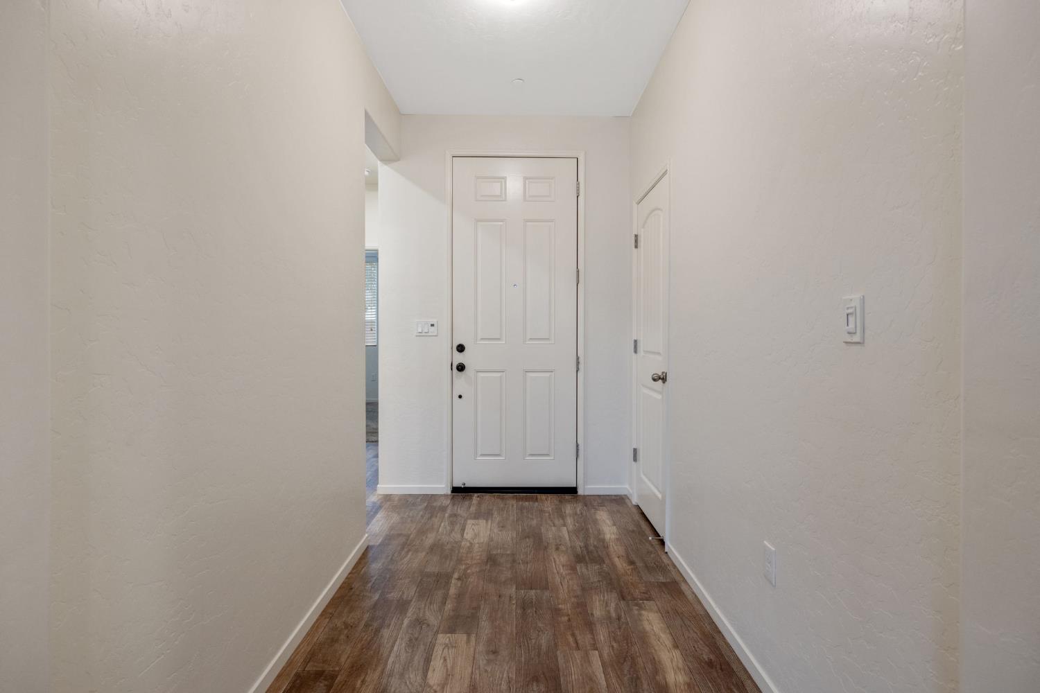 1595 Springcrest Street Hanford, CA 93230 - Photo 5 of 46