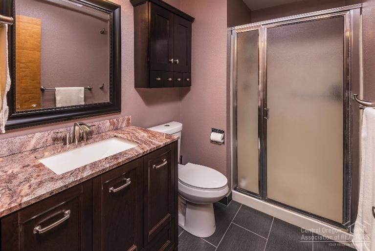 61850 Pettigrew Road Bend, OR 97702 - Photo 8 of 18 Master bathroom.