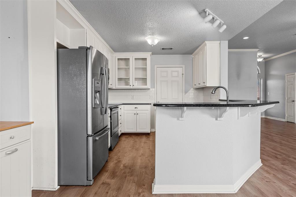 163 Topaz Circle Hewitt, TX 76643 - Photo 11 of 40